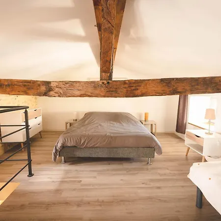 Le Du Puits بيت للعطل *