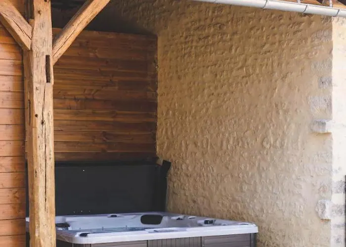 Le Du Puits بيت للعطل Montamisé